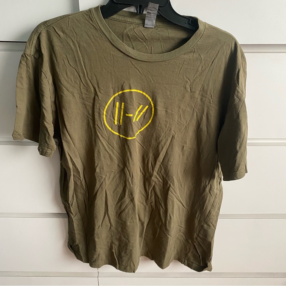 Twenty one pilots shirt